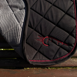 saddlepad negra