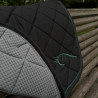 Mantilla de equitación negra con ribete verde